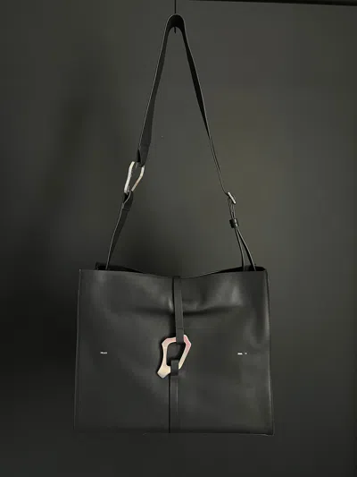 Pre-owned Heliot Emil Luculent Tote In Black