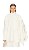 Helsa The Detachable Scarf Top In 크림