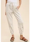 HEM & THREAD EMBROIDERED JOGGER IN WHITE