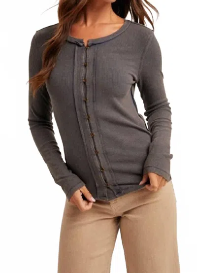 Hem & Thread Snow Wash Rib Button Down Tee In Teal In Gray