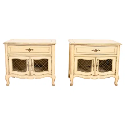 Pre-owned Henredon French Provincial Louis Xv Cream And Light Green Lacquered Nightstands In White