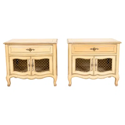 Pre-owned Henredon French Provincial Louis Xv Cream Lacquered Nightstands, Pair In White