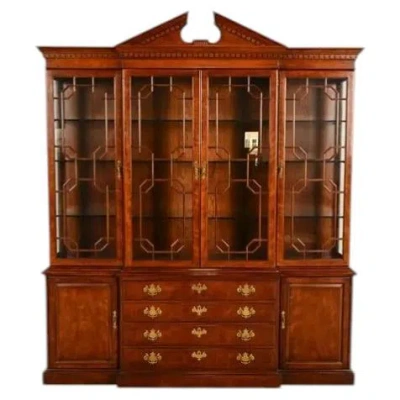 Pre-owned Henredon Georgian Carved Mahogany Breakfront Bookcase Cabinet In Brown