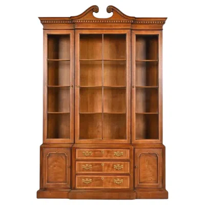 Pre-owned Henredon Georgian Carved Mahogany Lighted Breakfront Bookcase Cabinet In Brown