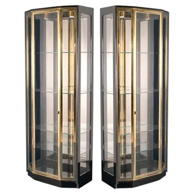 Pre-owned Henredon Pair Of Luxurious Illuminated Étagères By  In Brown
