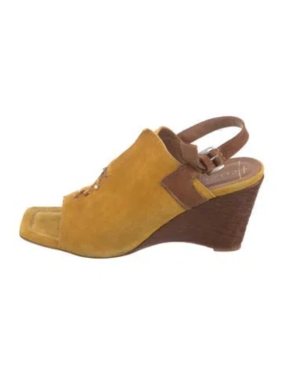 Pre-owned Henry Beguelin Suede Slingback Sandals In Yellow