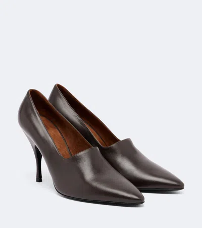 Herbert Levine Call The Shots Leather Pumps In Brown