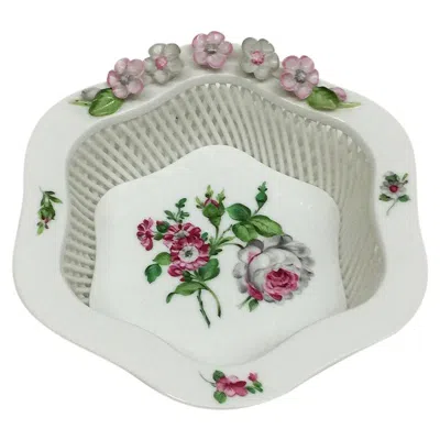 Pre-owned Herend Hungary Porcelain Basket With Pattern Bouquet De Rose In Red