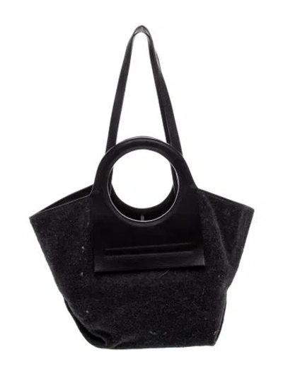 Pre-owned Hereu Canvas Shoulder Bag In Black