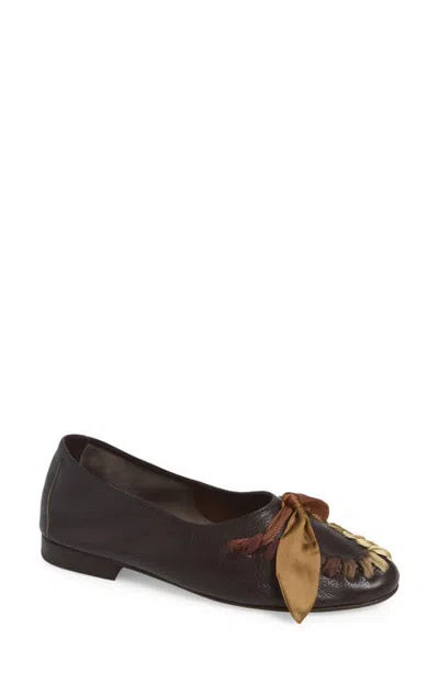 Hereu Juliol Flat In Brown