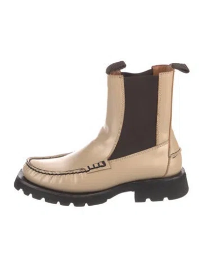 Pre-owned Hereu Leather Chelsea Boots In Neutral