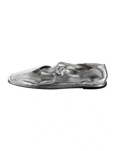 Pre-owned Hereu Leather Flats In Metallic/silver