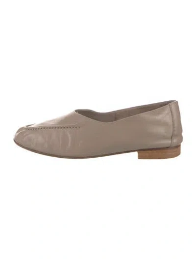 Pre-owned Hereu Leather Flats In Neutrals