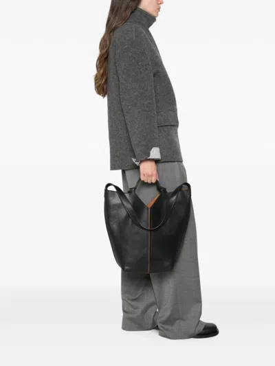Hereu Riba Leather Bucket Bag In Black