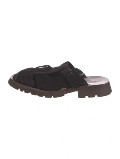 Pre-owned Hereu Suede Sandals In Black