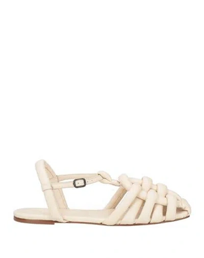 Hereu Square Toe Padded Fisherman Sandal Cabersa 2 In White