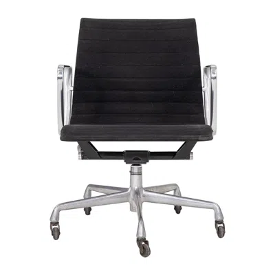 Pre-owned Herman Miller 1992  Eames Aluminum Group Management Desk Chair In Black Fabric