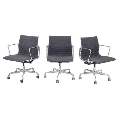Pre-owned Herman Miller 2009  Eames Aluminum Management Desk Chair In Grey Maharam Fabric In Gray