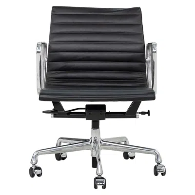 Pre-owned Herman Miller 2010s  Eames Aluminum Group Management Desk Chair In Black 1x Avail