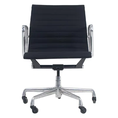 Pre-owned Herman Miller 2010s  Eames Aluminum Group Management Desk Chair In Fabric In Black