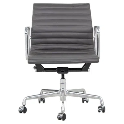 Pre-owned Herman Miller 2010s  Eames Aluminum Management Desk Chair In Dark Grey 1x Avail In Gray