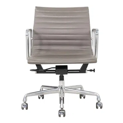 Pre-owned Herman Miller 2015  Eames Aluminum Group Management Desk Chair In Grey Leather In Gray