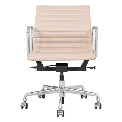 Pre-owned Herman Miller 2020s  Eames Aluminum Group Management Desk Chair In Beige Leather In Brown