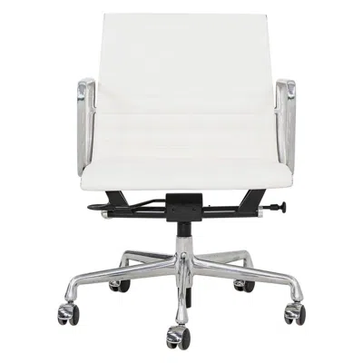 Pre-owned Herman Miller 2020s  Eames Aluminum Group Management Desk Chair In White Leather