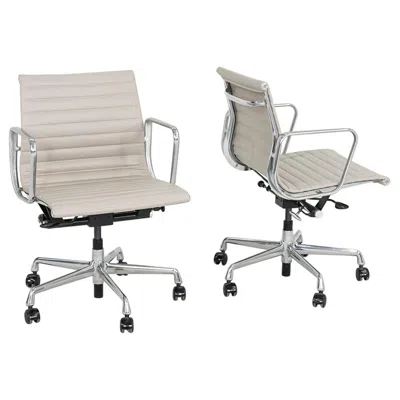 Pre-owned Herman Miller 2021  Eames Aluminum Group Management Desk Chairs In Leather In Gray