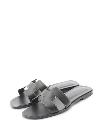 Pre-owned Hermes 10s Leather Mules In Black