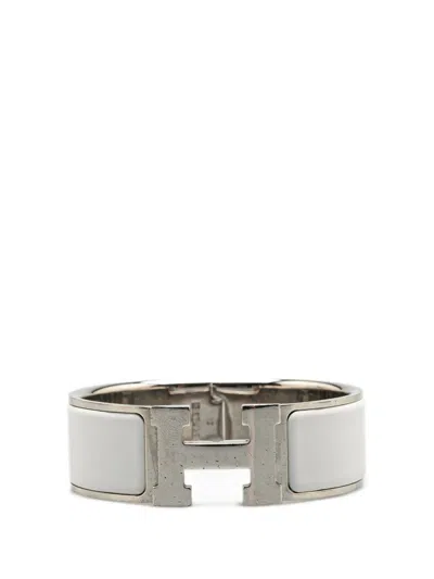 Pre-owned Hermes 2000-2010 Wide Enamel Clic Clac H Bracelet Gm Costume Bracelet In White