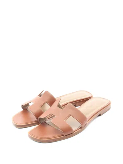 Pre-owned Hermes 2000s Oran Leather Sandals In Brown