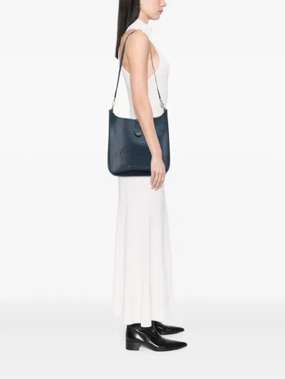 Pre-owned Hermes 2001 Courchevel Evelyne I Gm Crossbody Bag In Blue