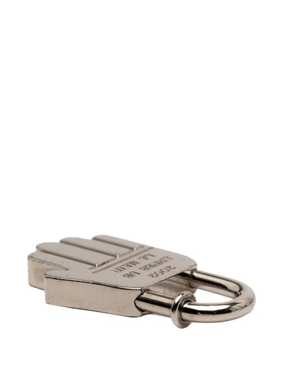 Pre-owned Hermes 2002 Palladium Plated Annee De La Main Hand Cadena Charm In Silver
