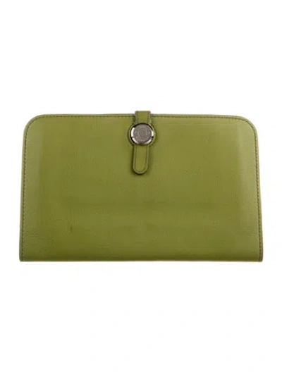 Pre-owned Hermes 2009 Dogon Long Wallet In Green