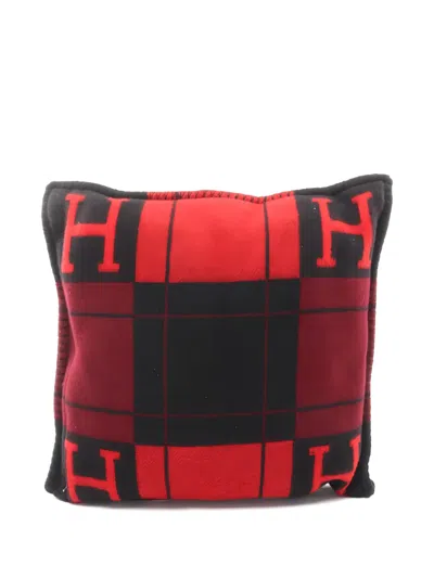 Pre-owned Hermes 2010s Avalon Throw Pillow In Red