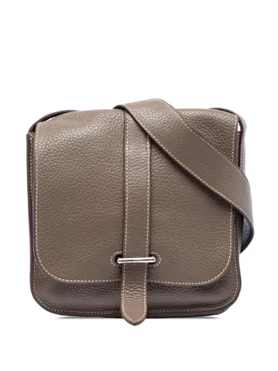 Pre-owned Hermes 2011 Clemence Steve Pochette Crossbody Bag In Brown