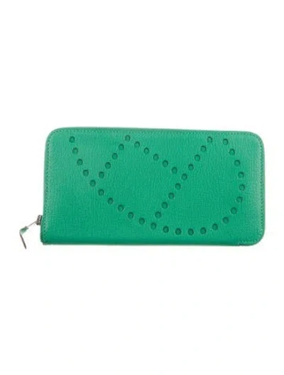 Pre-owned Hermes 2011 Evelyne Long Wallet In Green
