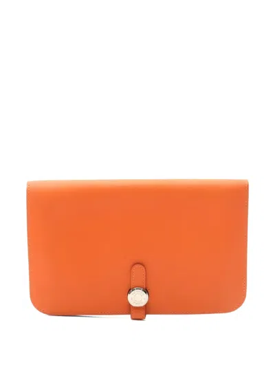 Pre-owned Hermes 2013 Dogon Gm Bifold Wallet In Orange
