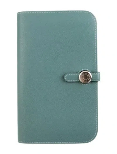 Pre-owned Hermes 2015 Dogon Duo Wallet In Green