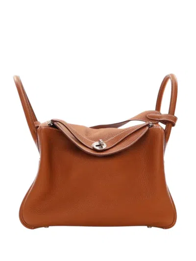 Pre-owned Hermes 2016 Clemence Lindy 26 Satchel In Brown