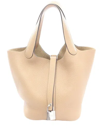 Pre-owned Hermes 2016 Clemence Picotin Lock 18 Handbag In Neutrals