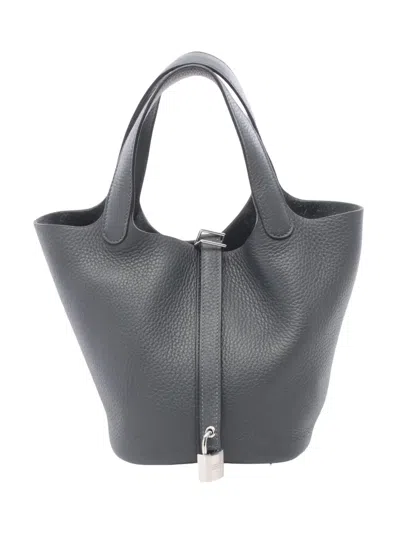 Pre-owned Hermes 2017 Clemence Picotin Lock 18 Handbag In Gray