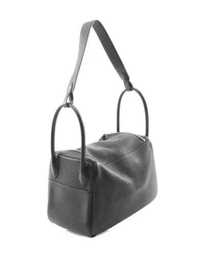 Pre-owned Hermes 2018 Taurillon Clemence Lindy 26 Shoulder Bag In Black