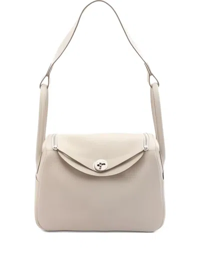 Pre-owned Hermes 2019 Lindy 26 Leather Shoulder Bag In Neutral