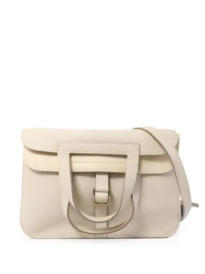 Hermes 2020 Halzan 25 Handbag In Neutral