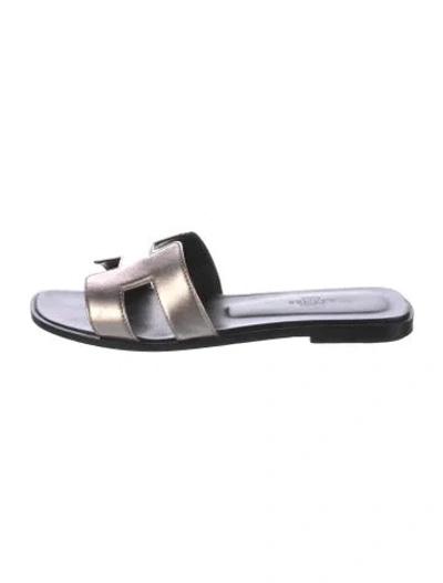 Pre-owned Hermes 2020 Oran Slides