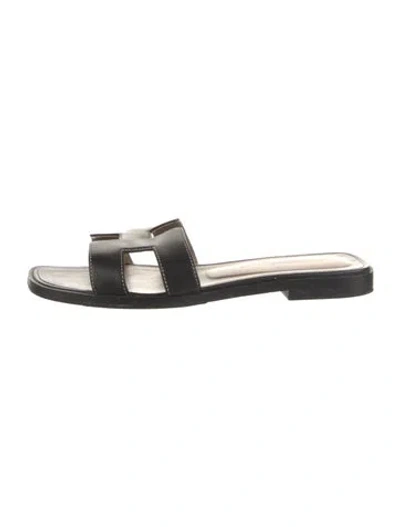 Pre-owned Hermes 2020 Oran Slides In Black