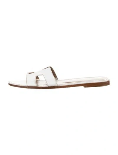 Pre-owned Hermes 2020 Oran Slides In White