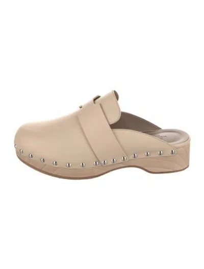 Pre-owned Hermes 2021 Calya Mules In Neutral